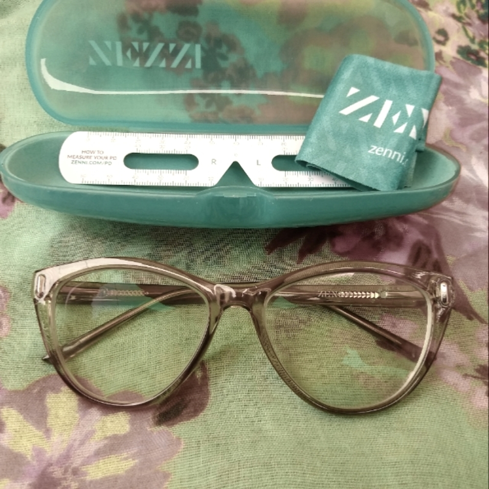 Cat Eye Glasses